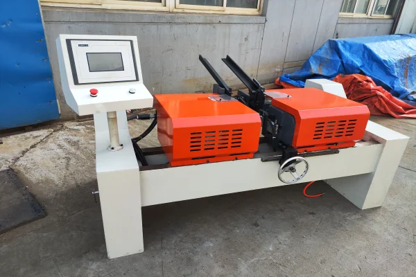 Double-head pipe chamfering machine