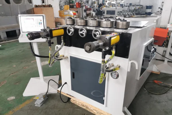 pipe rolling machine