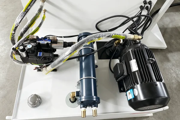 Features of GY100NC Pipe Rolling Machine
