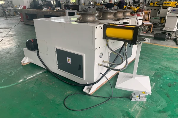 Features of GY120NC Large Pipe Rolling Machine